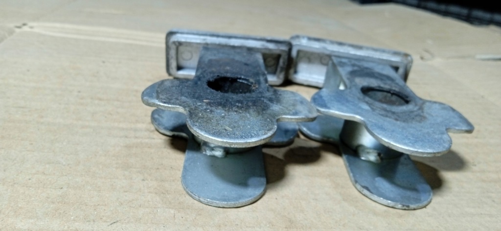 SUZUKI GSF 600 1200 BANDIT TENSIONATOR LANȚ ROATA SPATE Product image