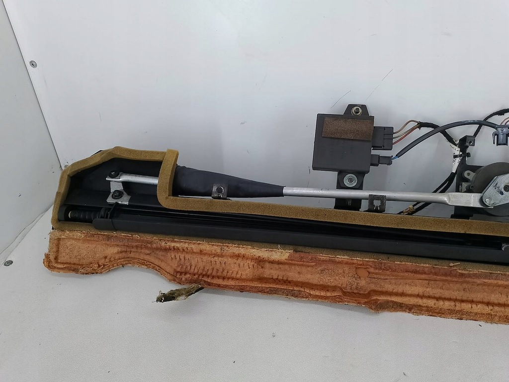 Audi A8 D2 Sedan spate Blind Roller Product image