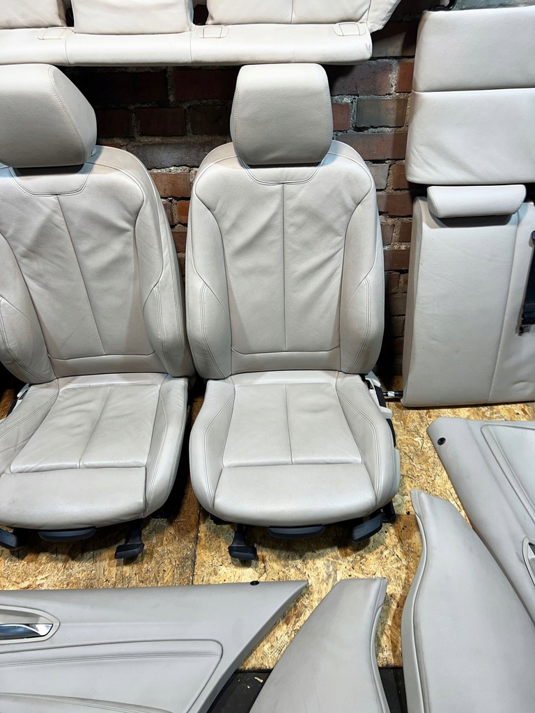 SCAUNE BMW 1 F20 UK, SET PIELE NEINCALZITĂ OYSTER, VERSIUNEA ENGLISH Product image