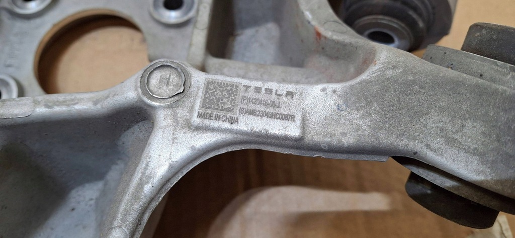 Întrerupător spate Tesla S Plaid 1420416-00-J Product image