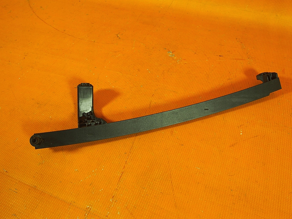 Audi Q2 81A 32KM Ghid geam spate DREAPTA 81a839068 Product image