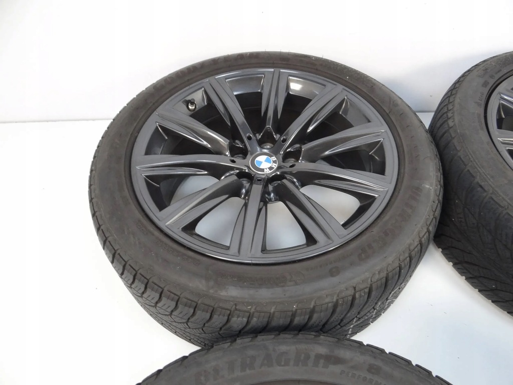 4 x JANTE BMW 5 G30 G31 6874440 8Jx18 IS30 cu anvelope Goodyear Product image