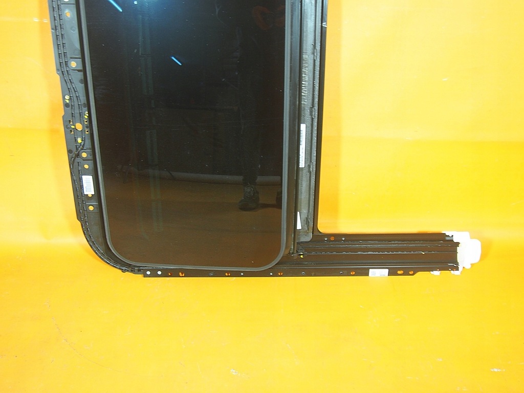 Audi A5 8T LIFT 24KM Trapă rulou 8t8877041e Product image