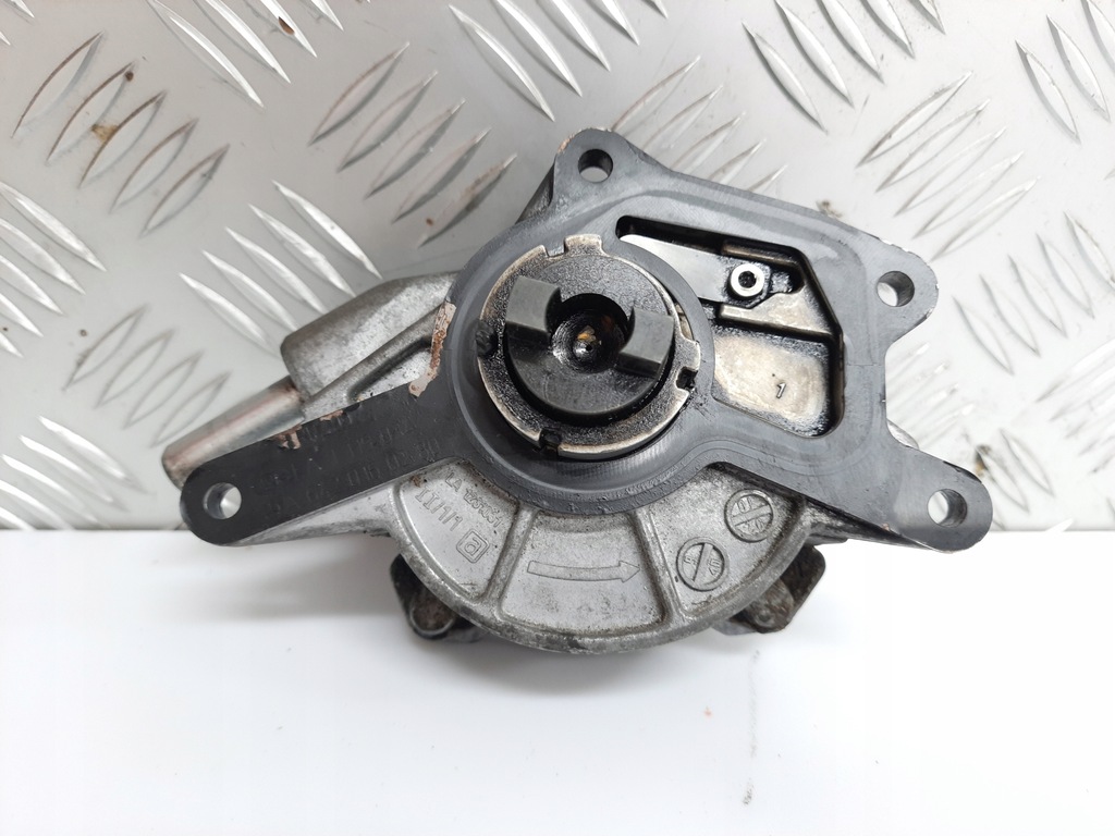 MERCEDES E W212 W207 POMPA VACUUM 3.0 CDI A6422300065 Product image