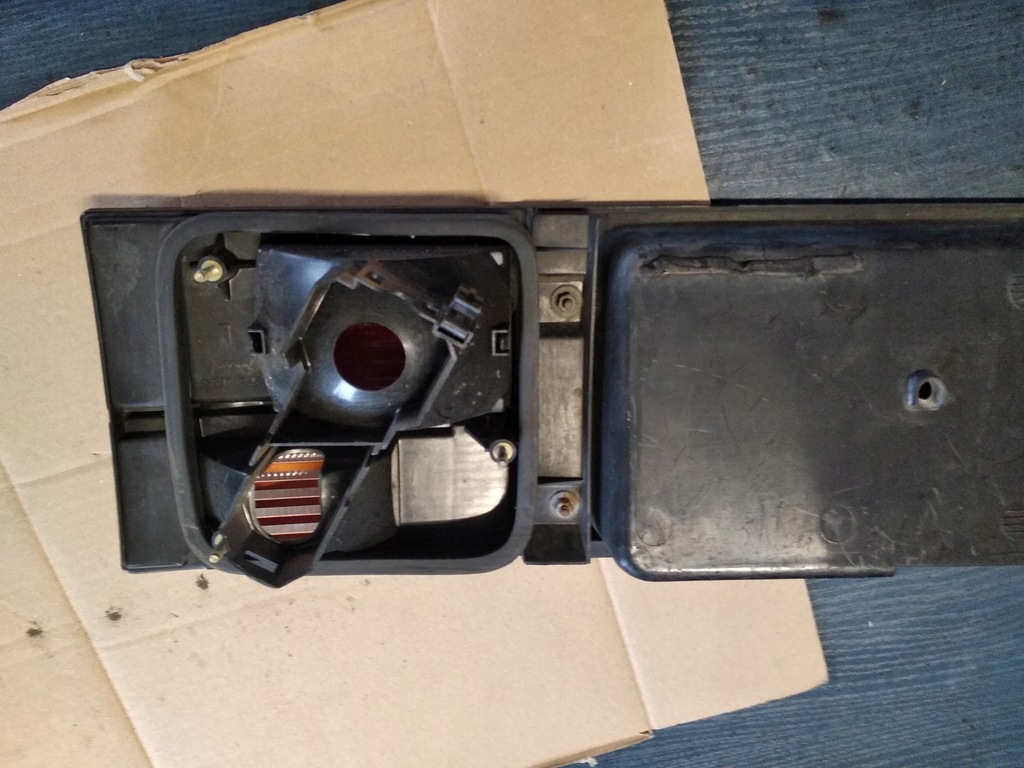 LAMPĂ SPATE BLENDA VW VENTO HELLA 1H5853481 Product image