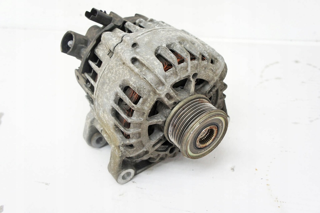 RM092 Opel Corsa F 1.2i Alternator 9826574080 Product image