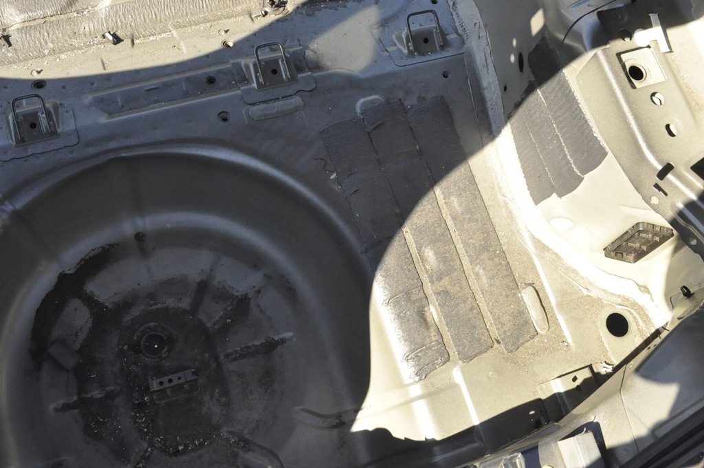 FORD FIESTA MK8 INTREGUL SPATE APARĂ CUREA SPATE STÂNGA DREAPTA Product image