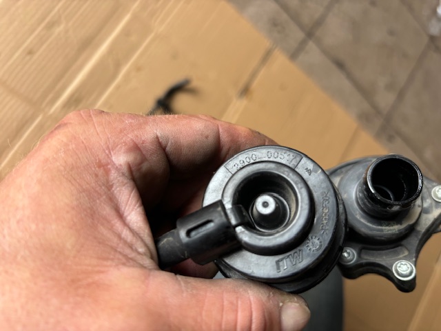 POMPA CIRCULARE APA RENAULT TWINGO III LIFT 2018- 1.0 SCE 922304507R Product image