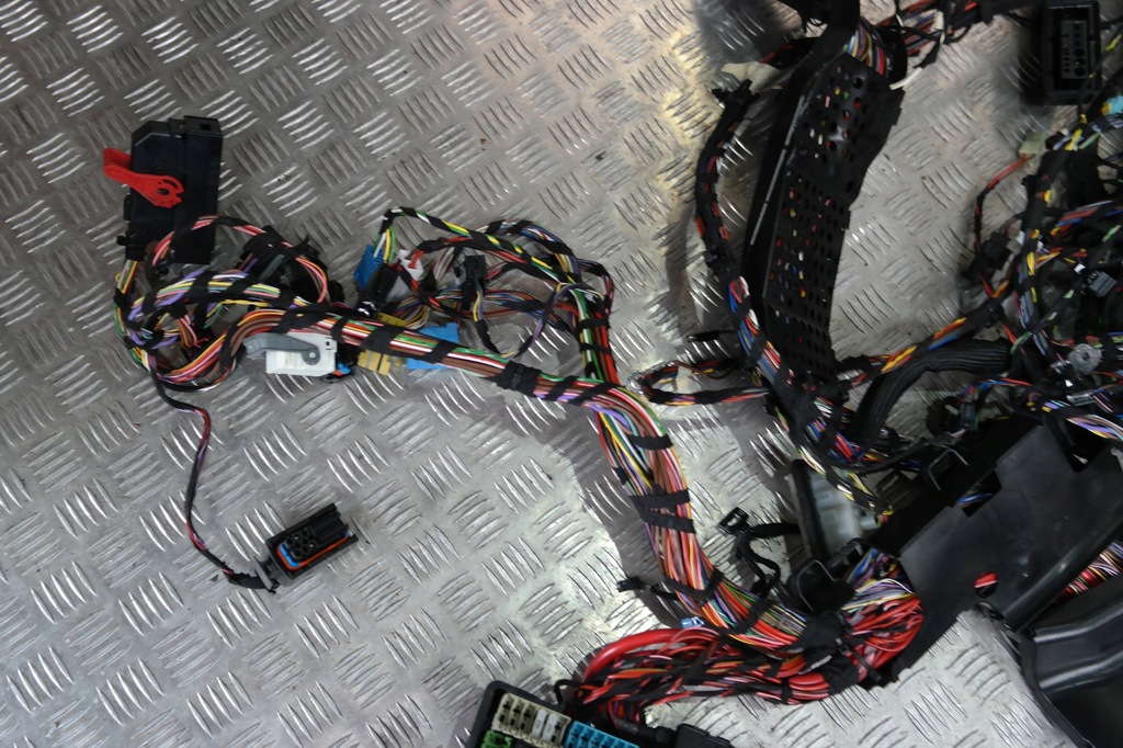 MERCEDES W205 AMG 6.3 COMBI INSTALARE INTERIOARĂ Product image