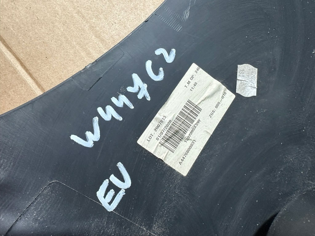 Cuptor, tunel mediu, capac al tunelului, Mercedes W447 Cztum Suportul Product image