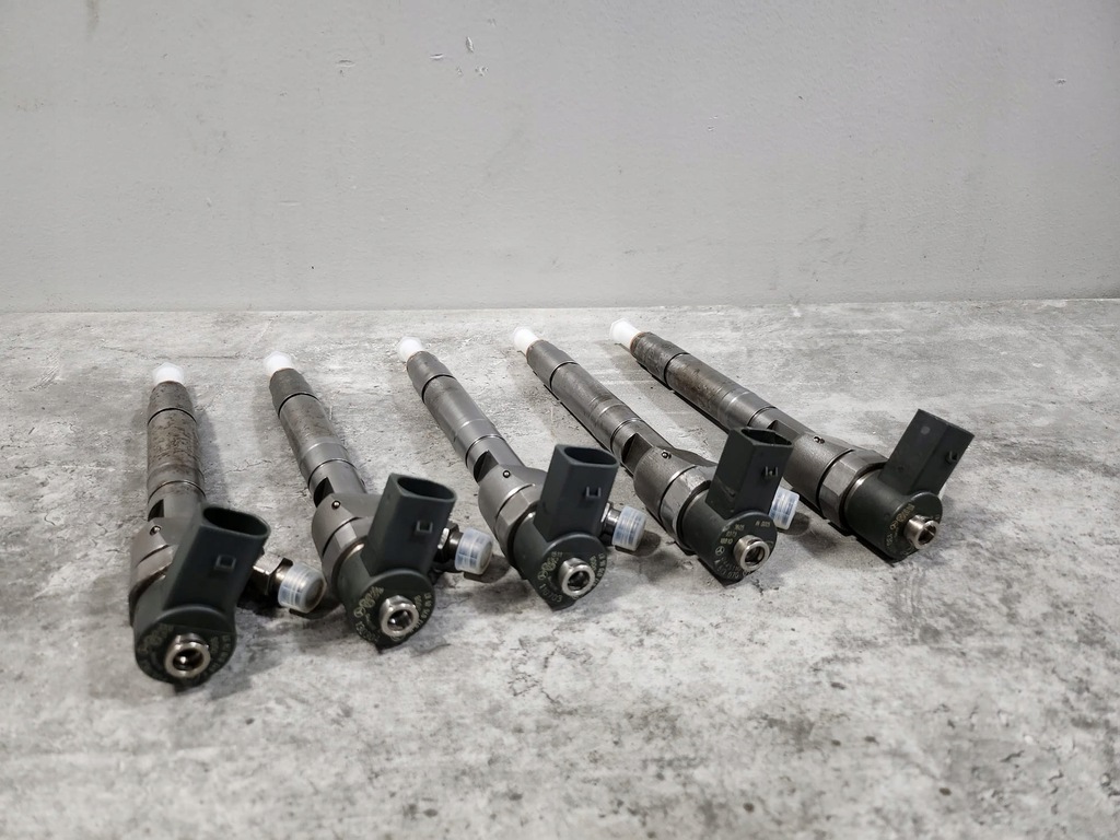INJECTOR 0445110121 6130700687 Mercedes 2.7cdi Product image