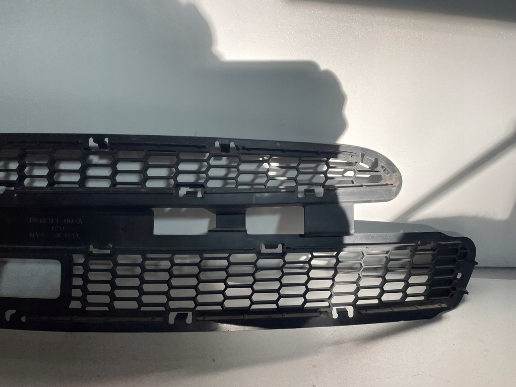 TESLA MODEL S PENTRU GRILĂ BARĂ DE ȘTILUȚĂ RADAR FAȚĂ 1038211-00-A Product image