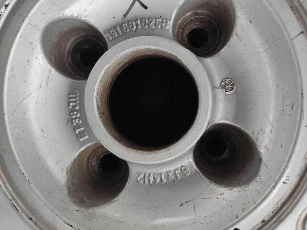 JANTE ALIE 14" 4x100 MONTREAL VW Golf GTI Passat Jetta Polo Corrado CU CAPACE Product image