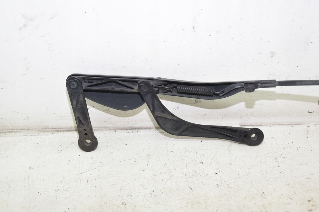 BMW E38 BRAT STERGATOR DREAPTA 8352020 Product image