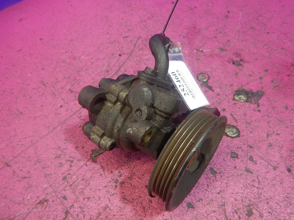 HYUNDAI GETZ 02-05 1.3 82KM PUTERE POMPA 57110-1C301 Product image