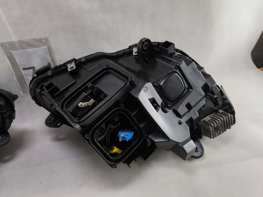 MERCEDES CLK 209 LIFT W209 LAMPĂ DE FAR XENON ROTIRE LA STÂNGA DREAPTA Product image