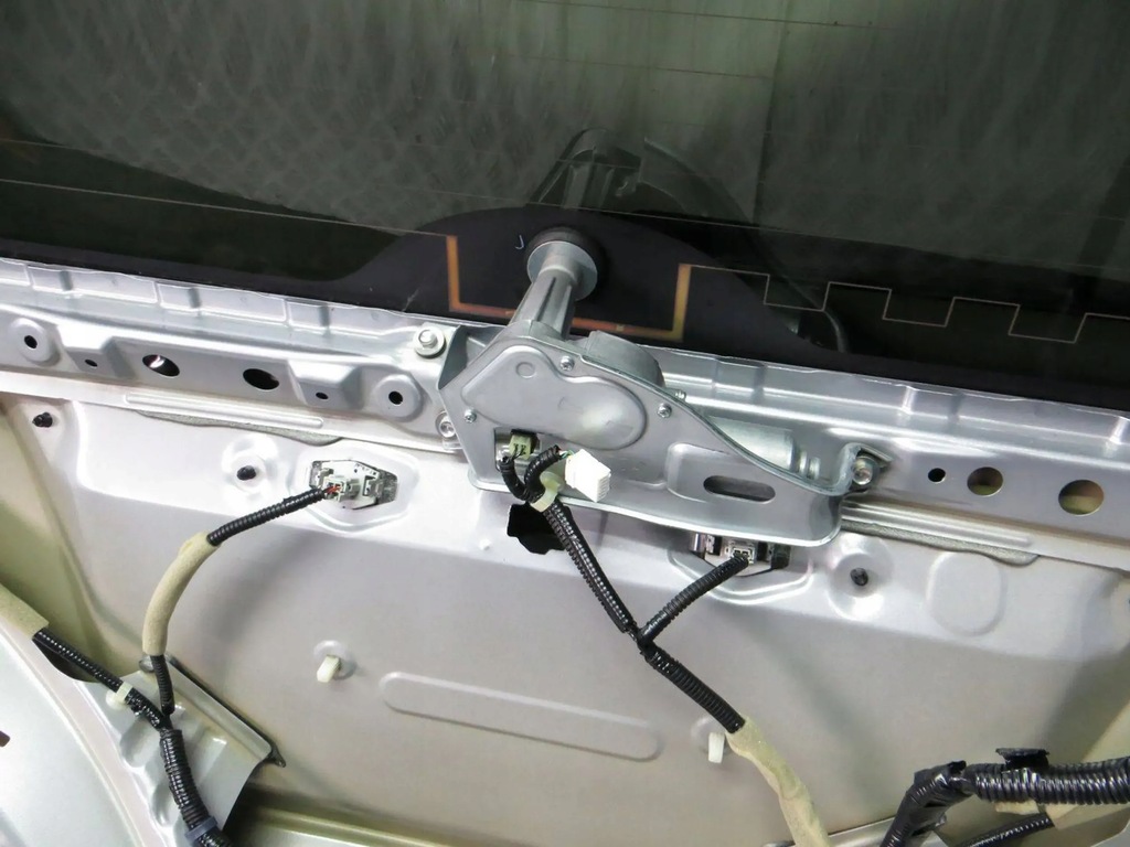 HONDA CR-V IV CAPAC PORTBAGAI LIFT NH830M 14- Product image