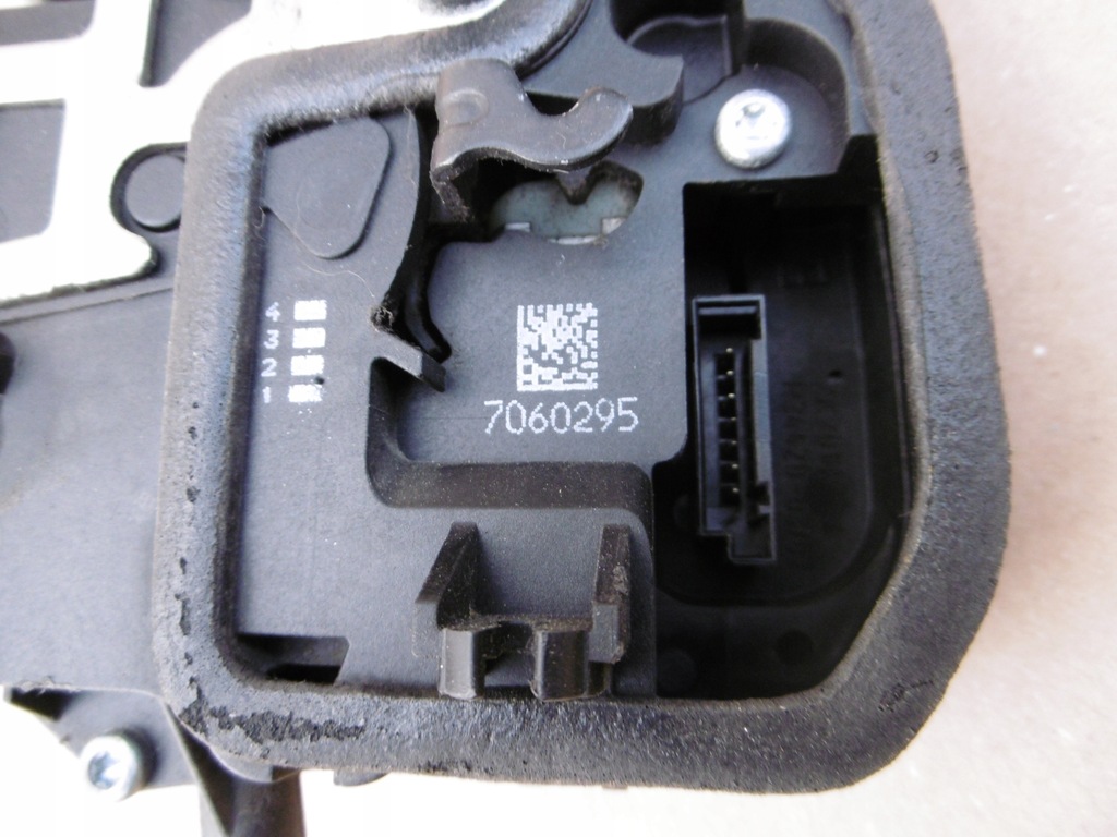 Blocare usi spate stanga spate stanga BMW e60 e61 e90 e91 e87 e70 f10 EU Product image