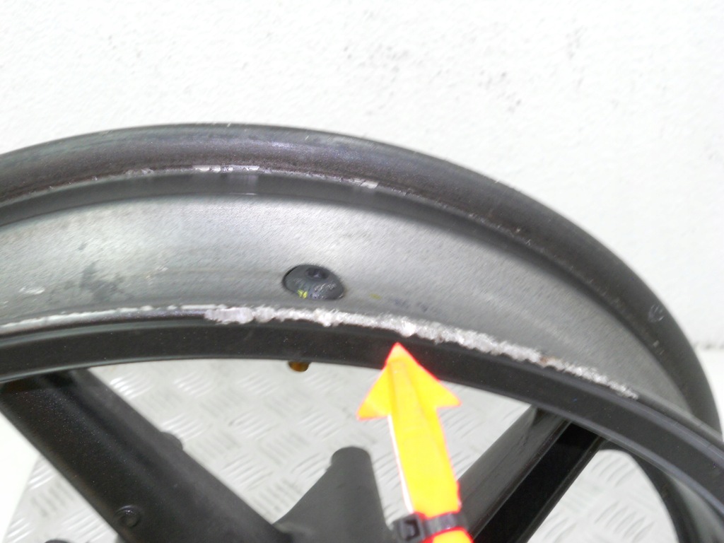 ROATA FATA HONDA CB 750 SEVEN FIFTY RIM ORIGINALA Product image