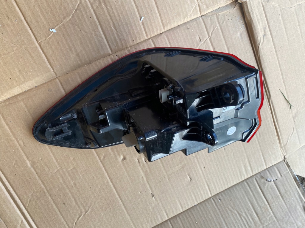 LAMPĂ SPATE STÂNGA SPATE STÂNGA 9881161 BMW F39 X2 LED EUROPA ORIGINAL Product image