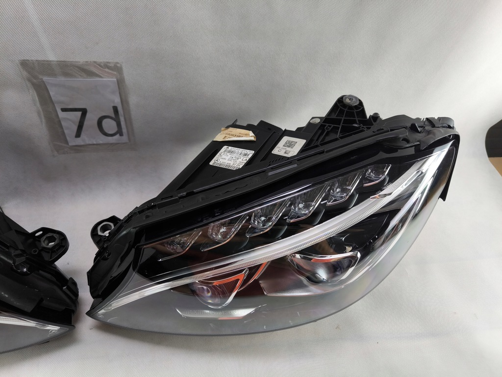 MERCEDES CLK 209 LIFT W209 LAMPĂ DE FAR XENON ROTIRE LA STÂNGA DREAPTA Product image
