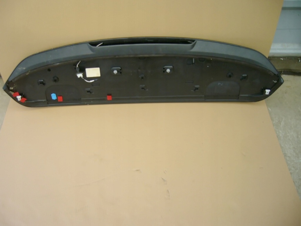 AUDI Q3 8U0 SPOILER TAILFLAP SPATE AILERON 8U0827933 Product image