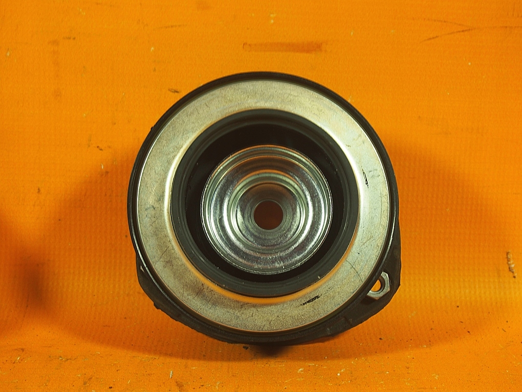 Rulment pentru suport amortizor Audi Q3 83A 14KM 5q0412331e / 5q0412249e Product image