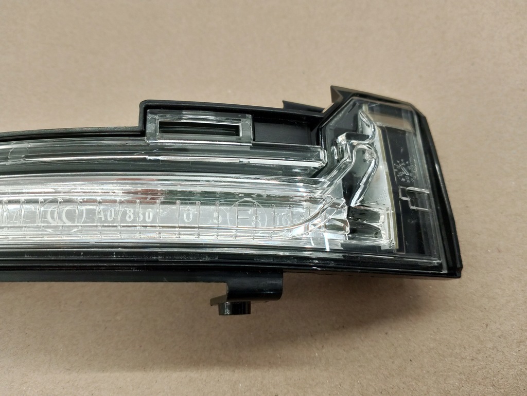 Semnalizator oglinda dreapta VW TOUAREG III Product image