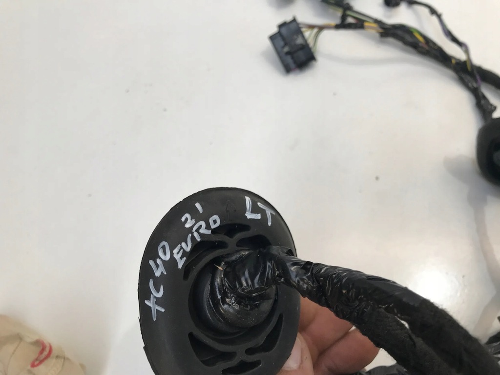 VOLVO XC40 2021 2022 CABL DE INSTALARE UȘĂ STÂNGA SPATE 32343213 32343213AA Product image