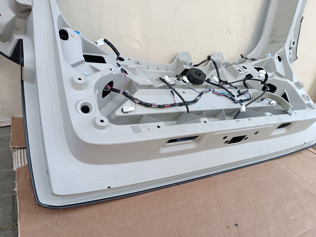Nissan Ariya Capcana din spate dreaptă Product image