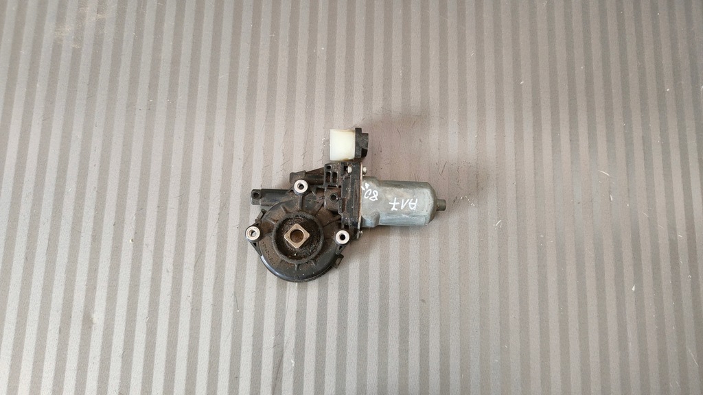 MOTOR RIDICAT GEAM STÂNGA FATA MITSUBISHI GRANDIS 0062040-2220 Product image