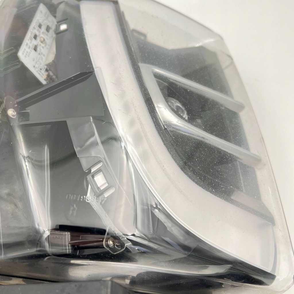 Tesla Model X HALOGEN LED DRL DREAPTA 103433100A Product image