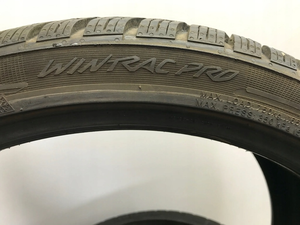 4 x PNEURI DE IARNĂ VREDESTEIN 255/35R21 98A 2022 (2922) 7mm DUPĂ O IARNĂ Product image