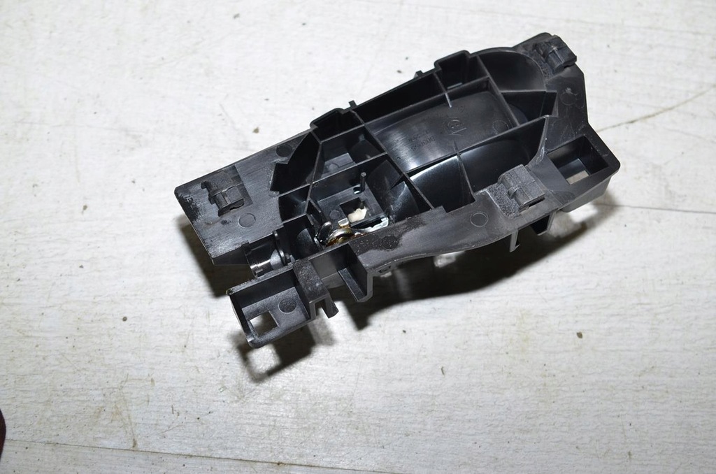 maner interior usa dreapta fata PEUGEOT 208 I Product image
