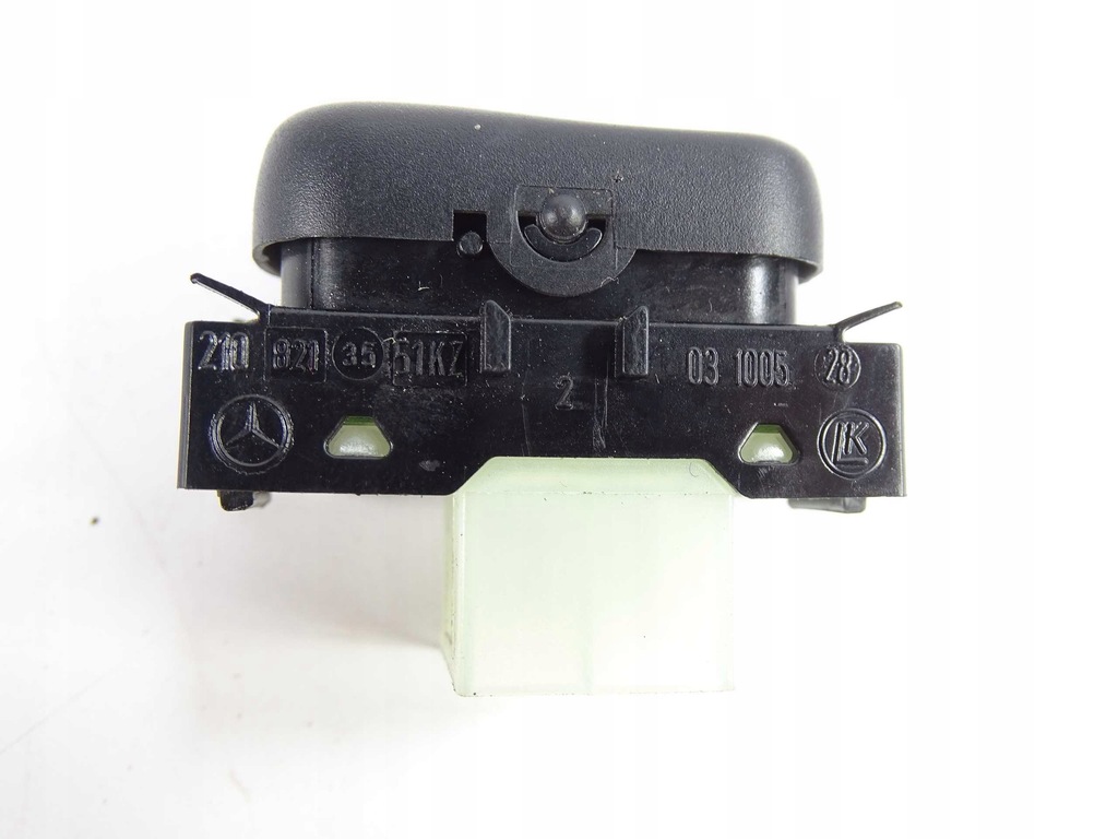 Mercedes W208 W210 PRZEŁĄCZNIK PRZYCISK ESP A2108213551 Product image