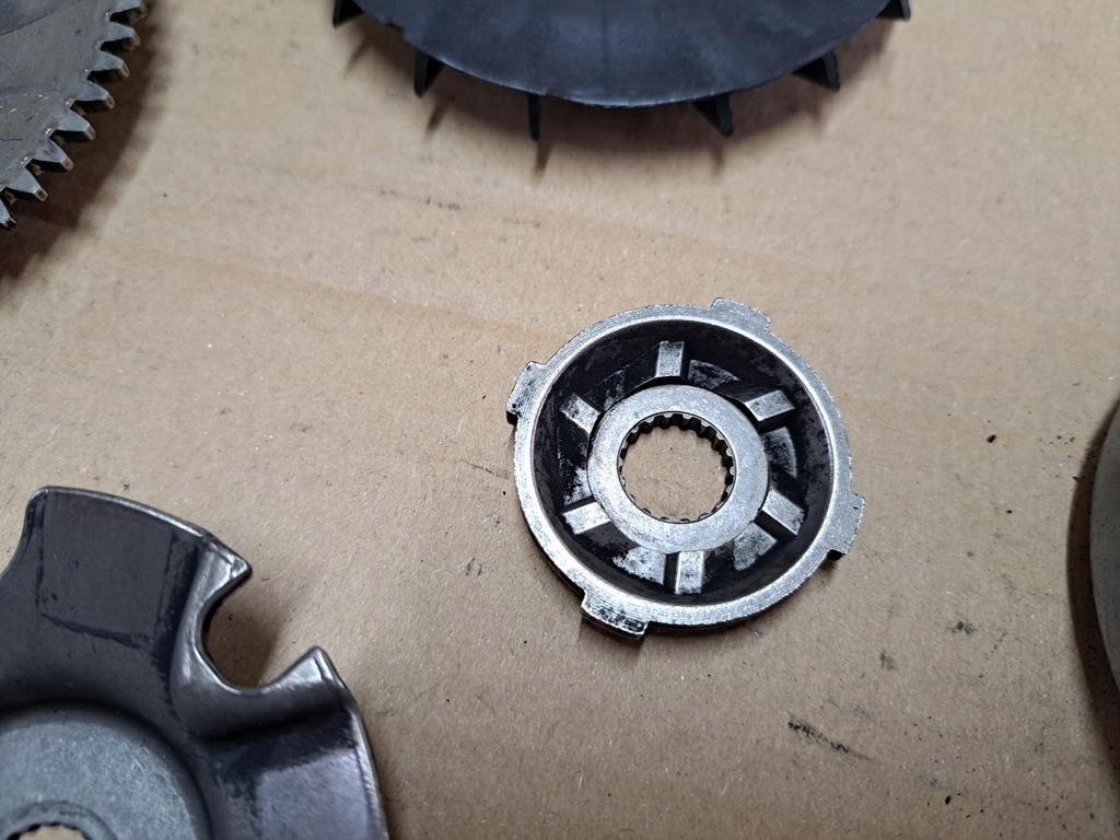 PIAGGIO LIBERTY 50 4T 16-20R VARIANT AMBREAI SET DRIVE (4) Product image