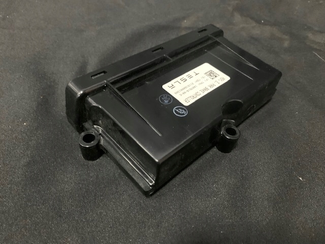 ECU controler frână de mână Tesla S X 1007618-00-E Product image