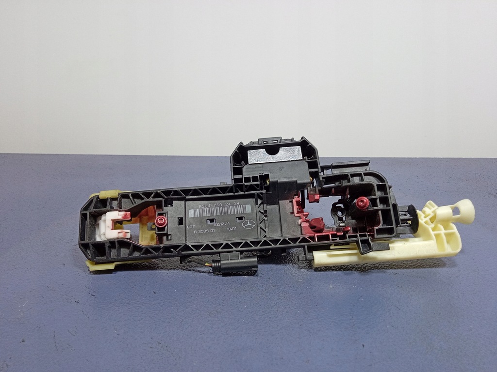 MERCEDES CLS W218 FIXARE MÂNER DREAPTA A2047602434 Product image
