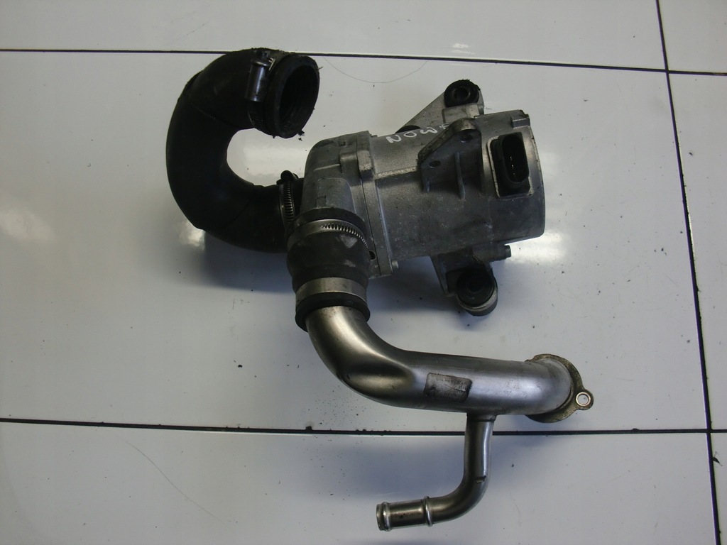 BMW 1 E87 2.0 N43B20 POMPA APA 70285320 Product image