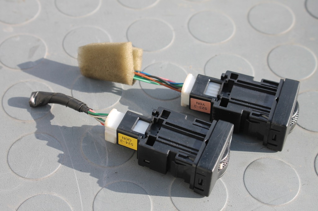 BUTON ÎNCĂLZIRE SCAUN AVENSIS T27 09- Product image