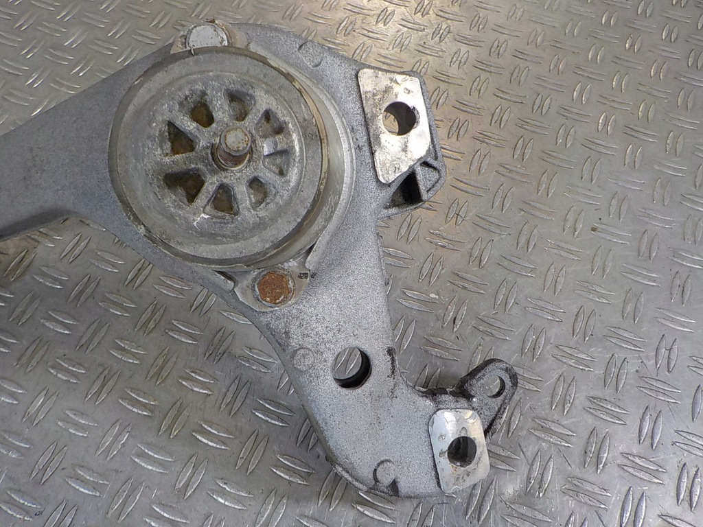 SUPORT MOTOR PORSCHE CAYENNE II 10-14 7P0199207 Product image