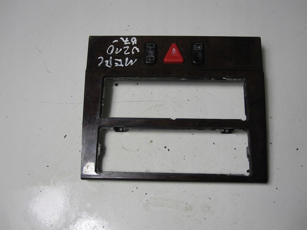 COMUTATOR DE URGENȚĂ CONSOLA CENTRALĂ MERCEDES W210 97R Product image