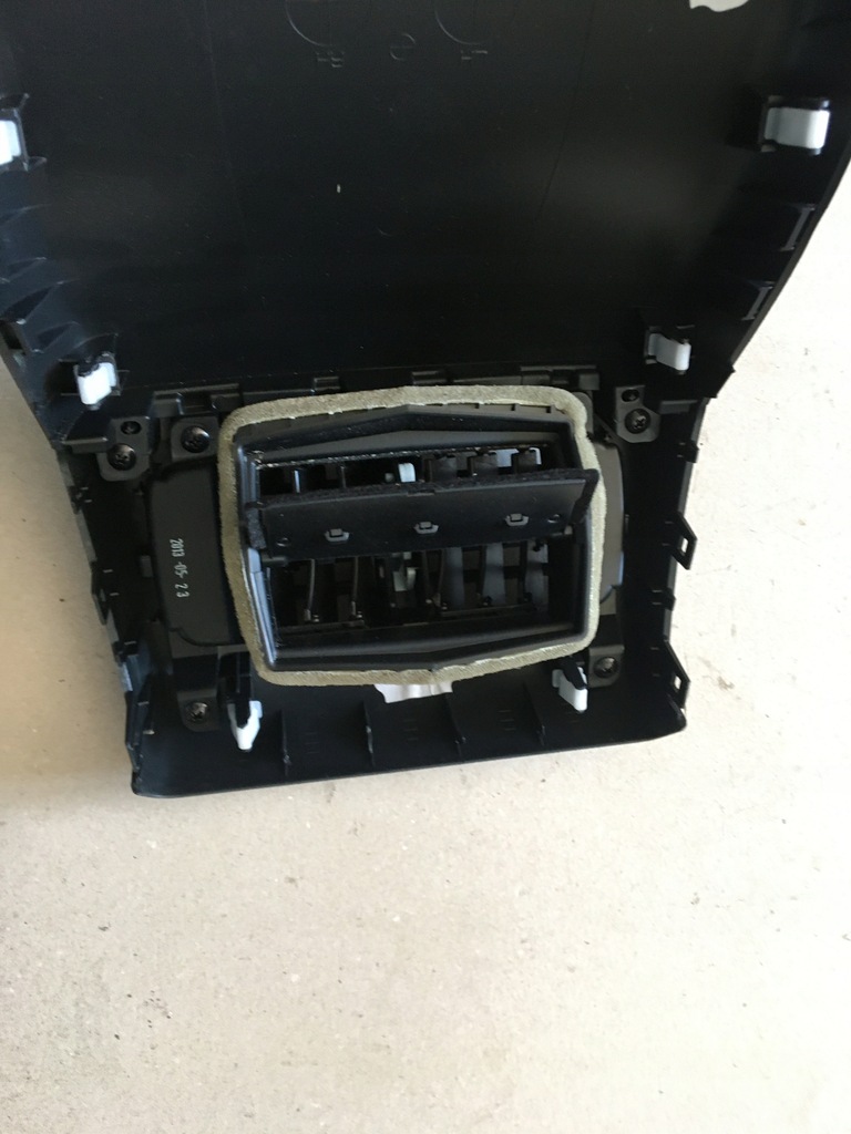 HONDA CR-V IV 12- GREȚII DE AER SPATE A PANOULUI GRĂTAR TUNELULUI CENTRAL Product image