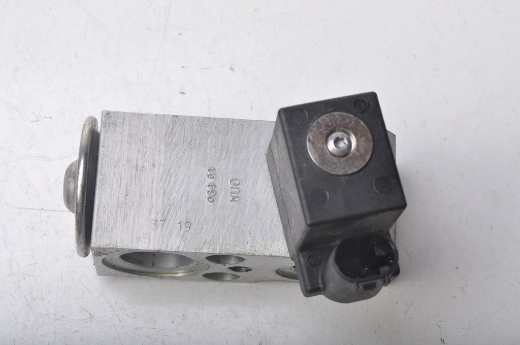 VOLVO XC60 T6 T8 VALVĂ DE EXPANSIUNE DE ÎNCĂRCARE 31497261 Product image
