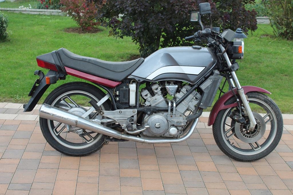YAMAHA XZ550 JANTE AX ROTA FATA 5/250 Product image