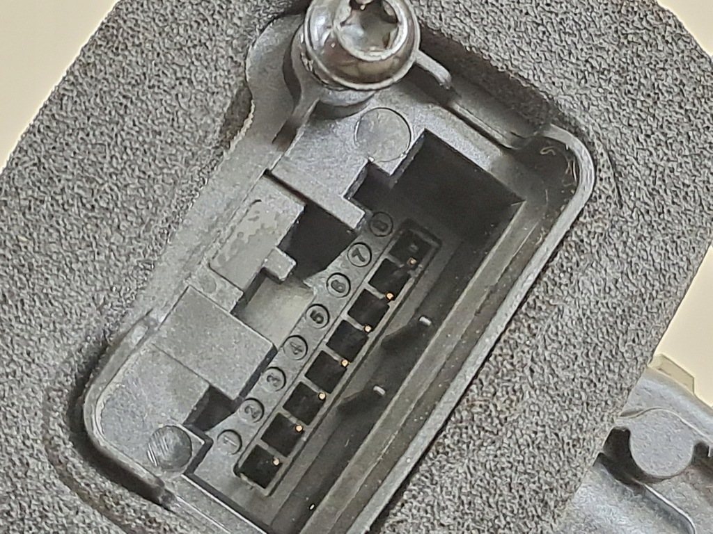 BLOCARE UȘI DREAPTA FAȚĂ, ȘURUBURI FAȚĂ DREAPTA, SKODA SUPERB 3 III 19 Product image