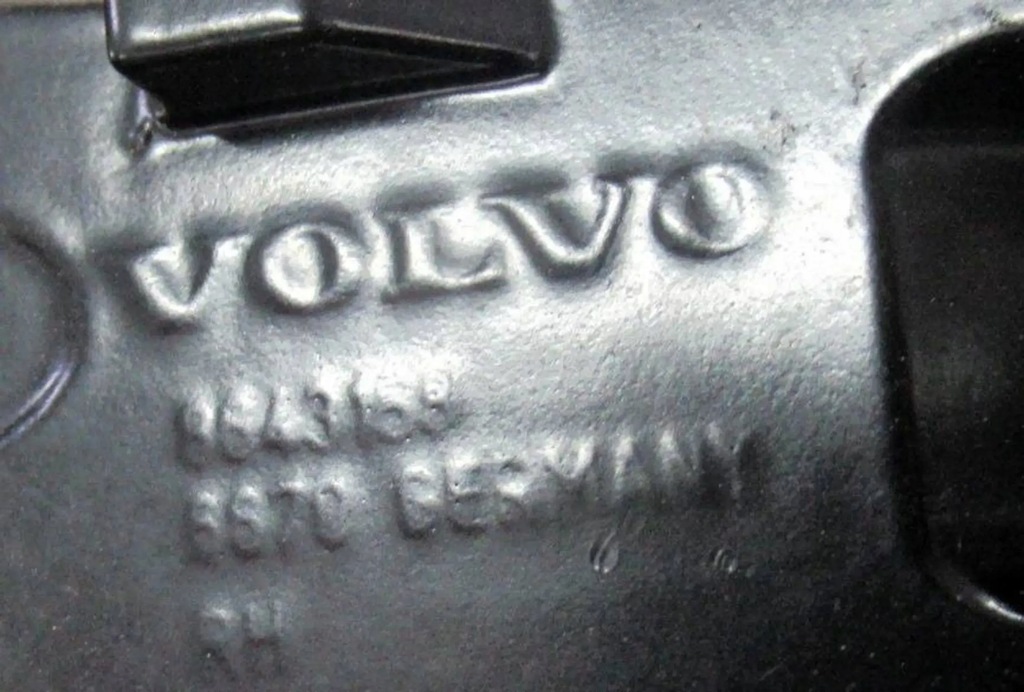 VOLVO V70 II SET BALAMALE CAPAC PORGAI SPATE Product image