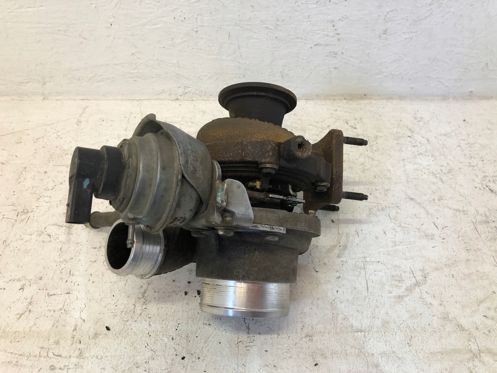 Turbocompresor turbină VOLVO v40 v60 v70 S40 V50 C70 S60 2.0 D D3 12- Product image