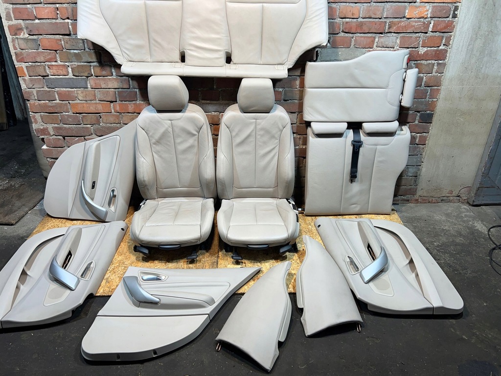 SCAUNE BMW 1 F20 UK, SET PIELE NEINCALZITĂ OYSTER, VERSIUNEA ENGLISH Product image
