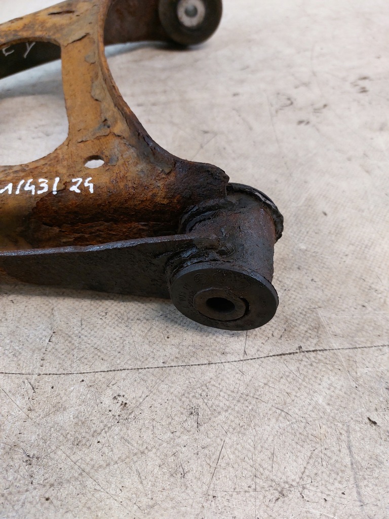 BRAT DE COMANDARE STANGA SPATE PORSCHE CAYENNE I Product image